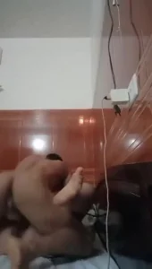 18厘米男大放假回长沙了，长沙绿帽快来献妻